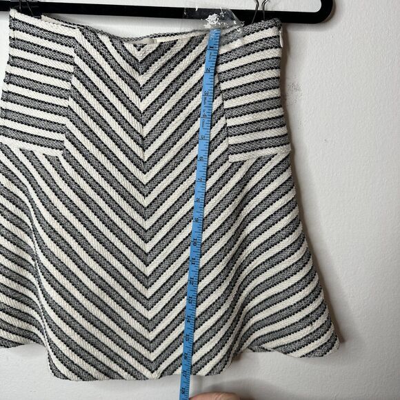 Ann Taylor Loft Petite Textured Cream & Black Chevron Stripes Flare Skirt XXSP - Picture 7 of 11